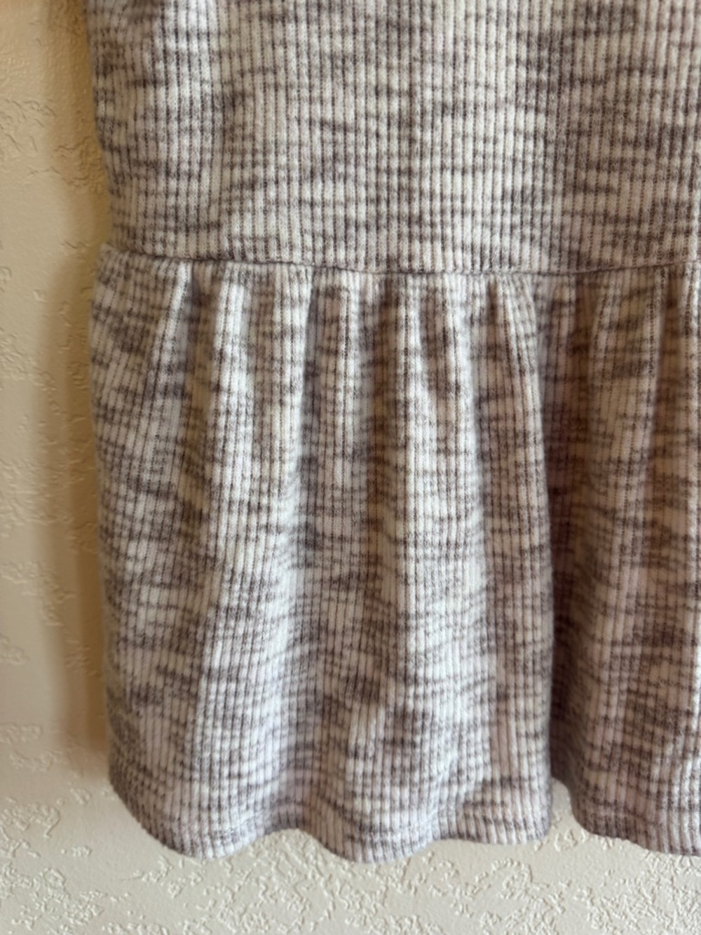 Greige | marled peplum top | M - Picture 3 of 4